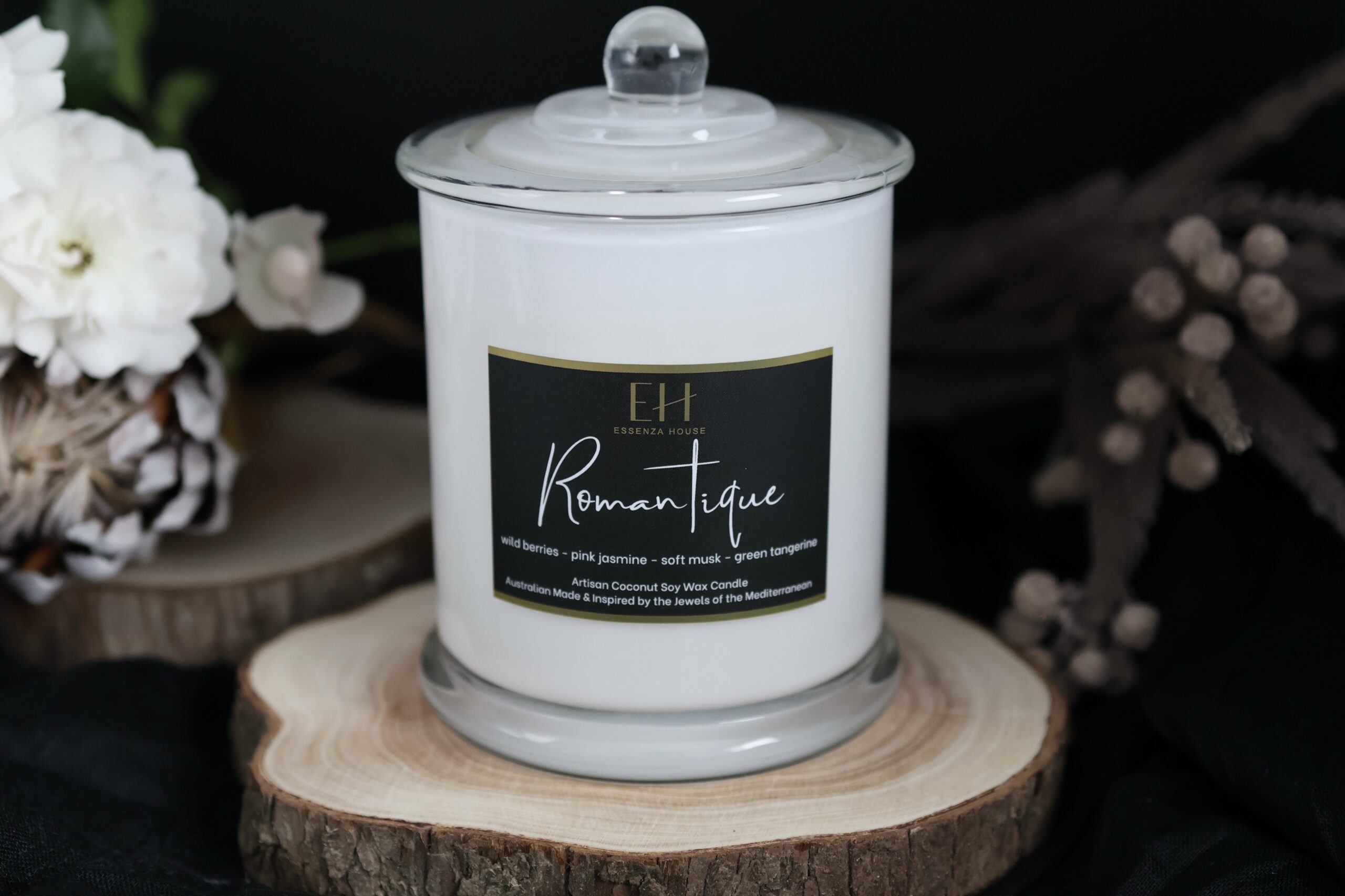 Essenza White Romantique candle