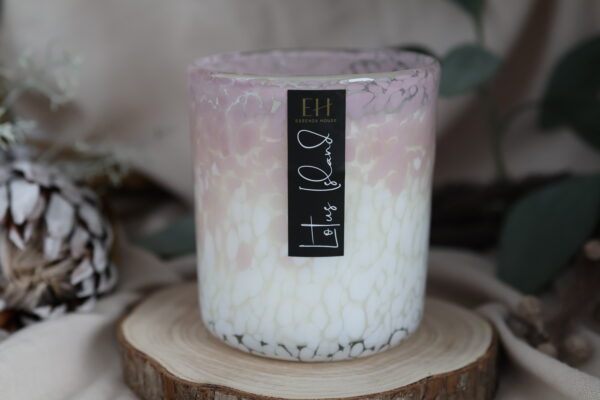 Essenza Lotus Island candle